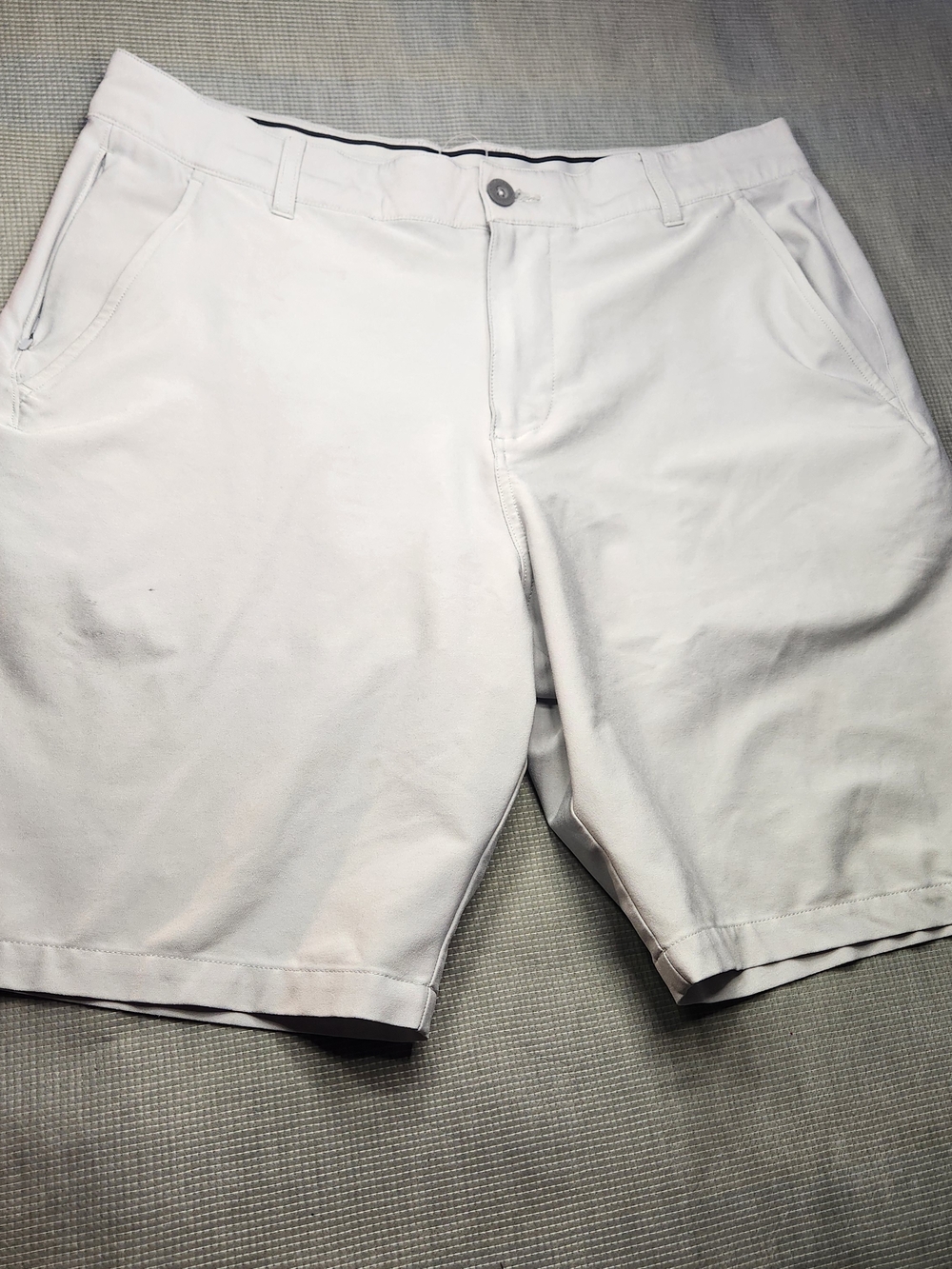Puma Men's Gray Casual Shorts Flat Front Golf Stretch Size 34